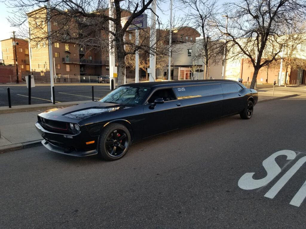 Colorado Springs Limo, Colorado springs Limo Service, Colorado Springs Wedding Limo, Colorado Springs Concert Limo, Colorado Springs Quincenyera limo, Colorado Springs Prom Limo, Colorado springs Homecoming Limo, Limo, Limousine