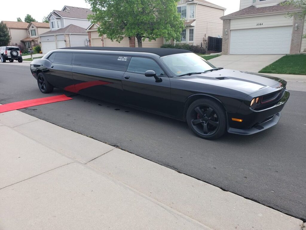 Colorado Springs Limo, Colorado springs Limo Service, Colorado Springs Wedding Limo, Colorado Springs Concert Limo, Colorado Springs Quincenyera limo, Colorado Springs Prom Limo, Colorado springs Homecoming Limo, Limo, Limousine
